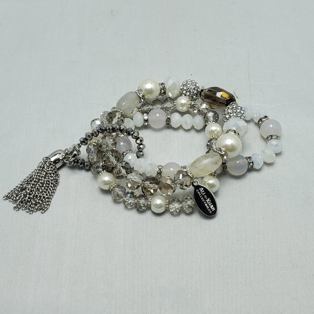 ALI KHAN  glass beaded bracelet with rhinestone & pearl with tassel and gift box - Picture 3 of 7